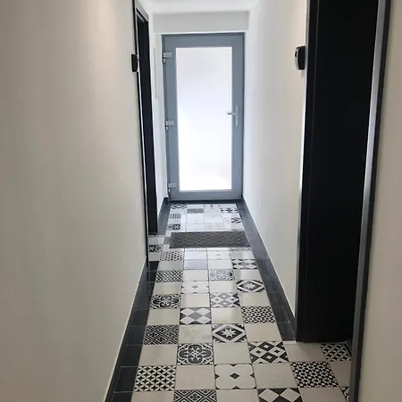 Sainte Cecile 9 - Pop Entre Sol Apartment